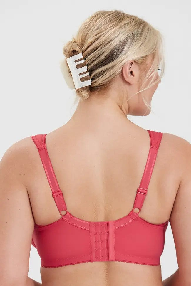 „Triumph“ – (4 vnt.) „Push-up“ liemenėlė su dideliais kaušeliais