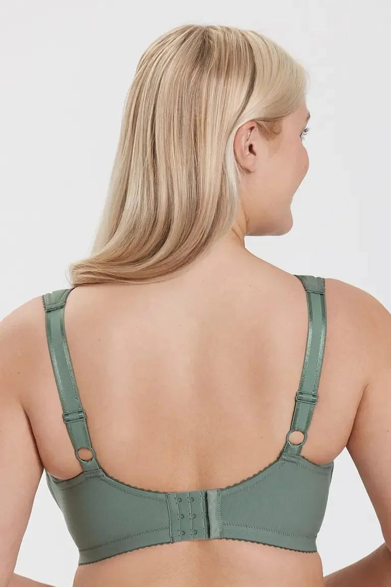 „Triumph“ – 4 vnt. pakuotė (75A-115F) 💝 Nėriniuota liemenėlė