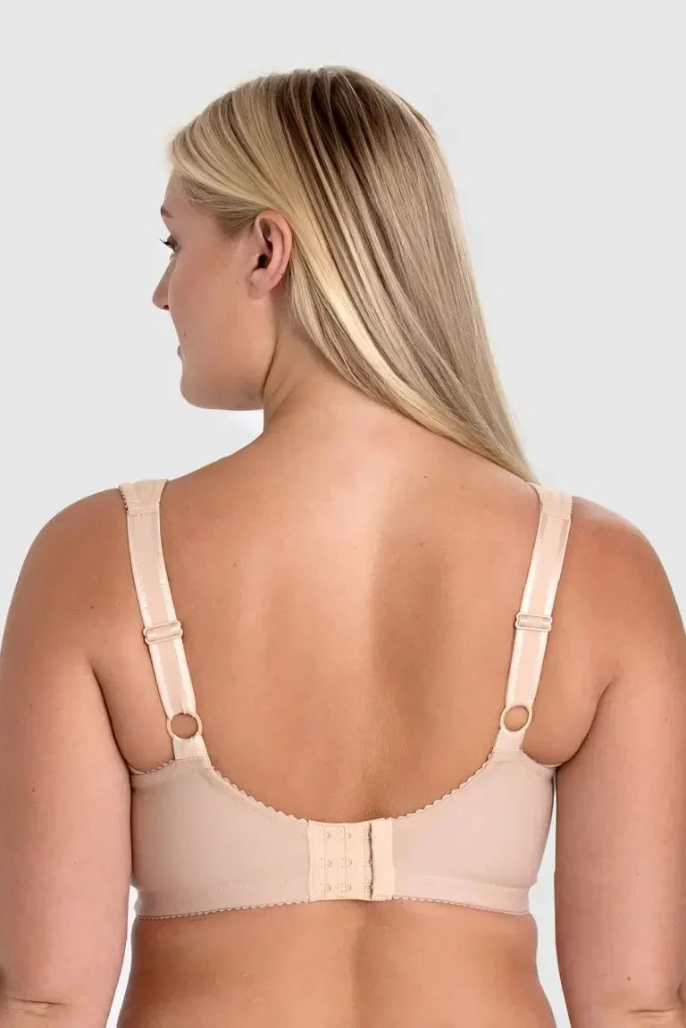 „Triumph“ – 4 vnt. pakuotė (75A-115F) 💝 Nėriniuota liemenėlė